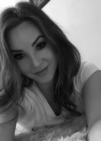 �����